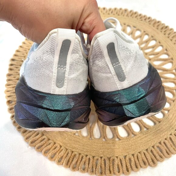 ASICS Novablast 4 Platinum Real White Pure Silver Sneakers Women's 8 - Picture 6 of 12